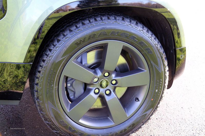 Landrover Defender 110 P400e X-Dynamic HSE VAT Q