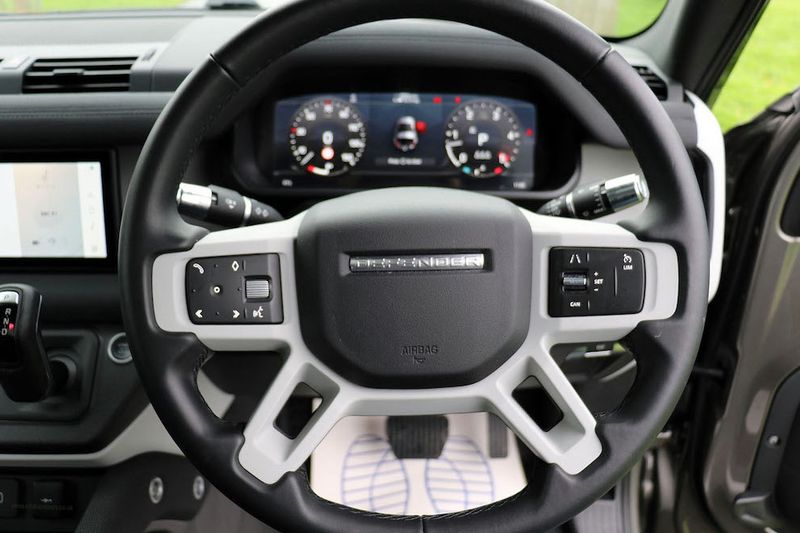 Landrover Defender 110 P400e X-Dynamic HSE VAT Q