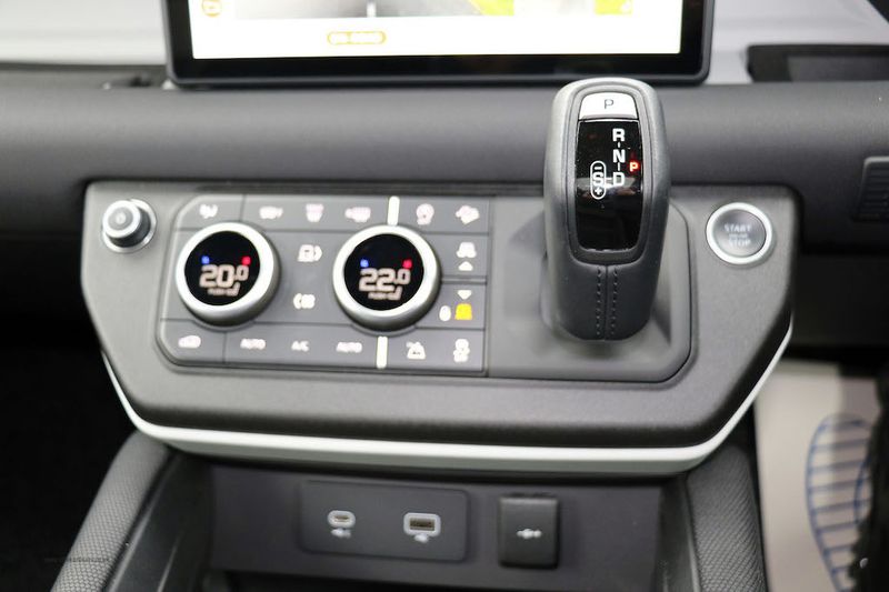 Landrover Defender 110 P400e X-Dynamic HSE VAT Q