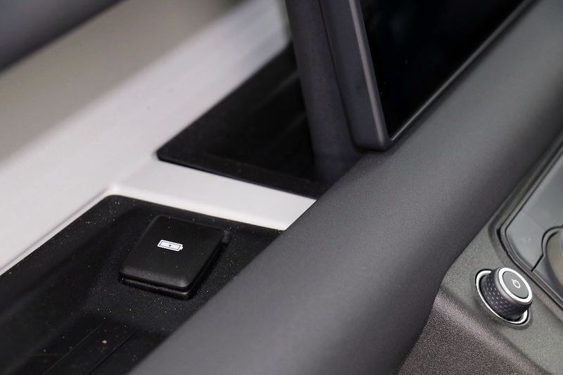 Landrover Defender 110 P400e X-Dynamic HSE VAT Q