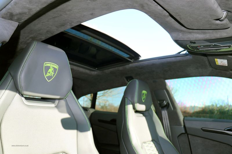 Lamboghini Urus V8 Auto