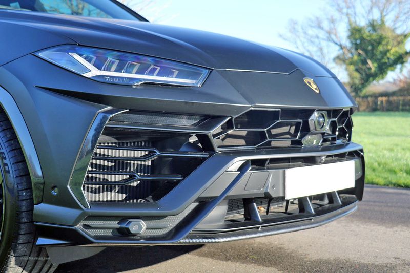 Lamboghini Urus V8 Auto