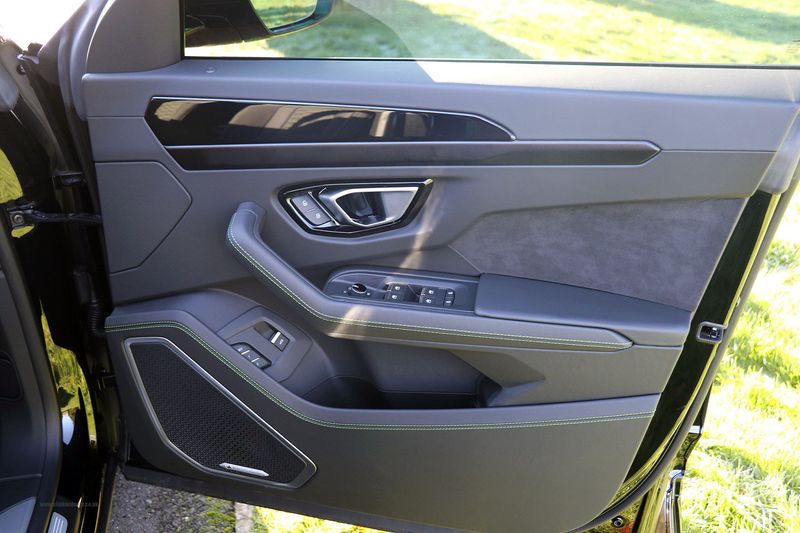 Lamboghini Urus V8 Auto