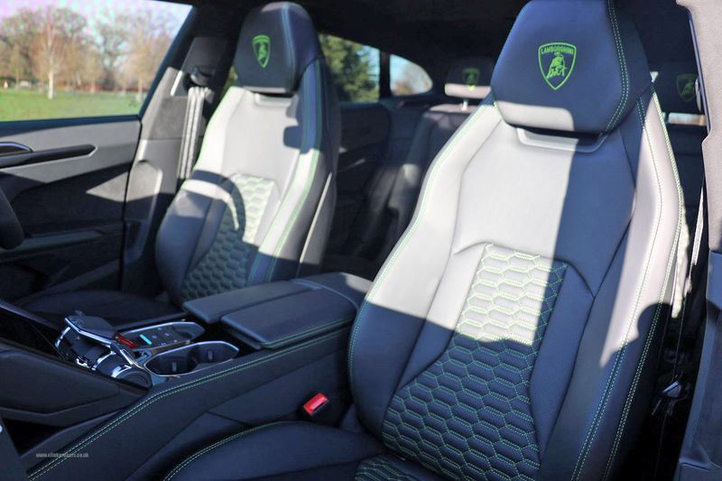 Lamboghini Urus V8 Auto