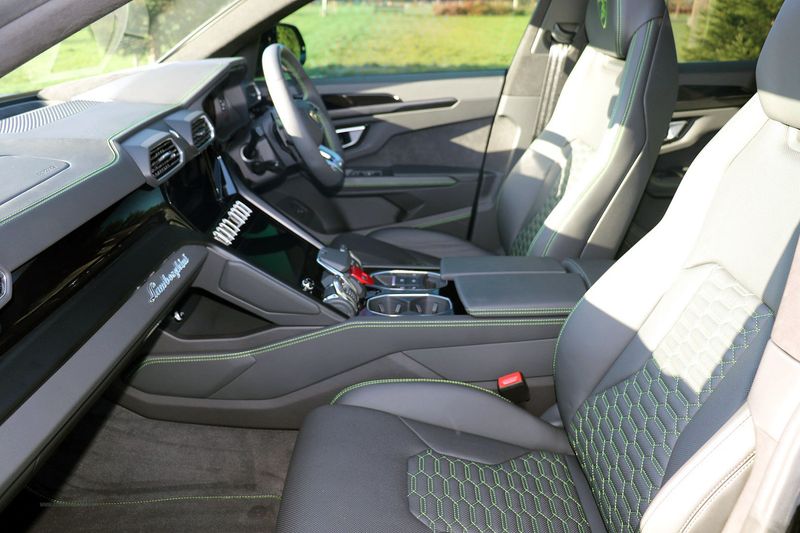 Lamboghini Urus V8 Auto