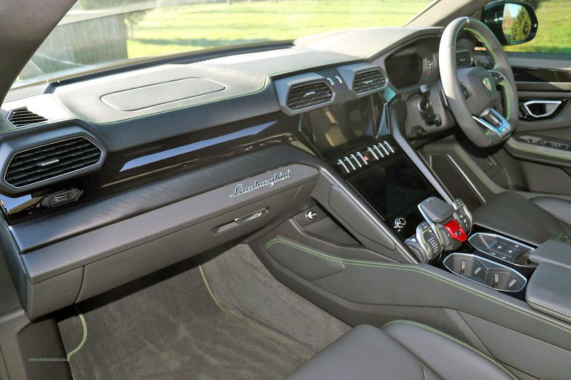 Lamboghini Urus V8 Auto