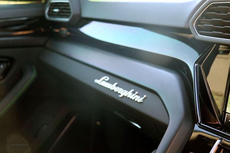 Lamboghini Urus V8 Auto