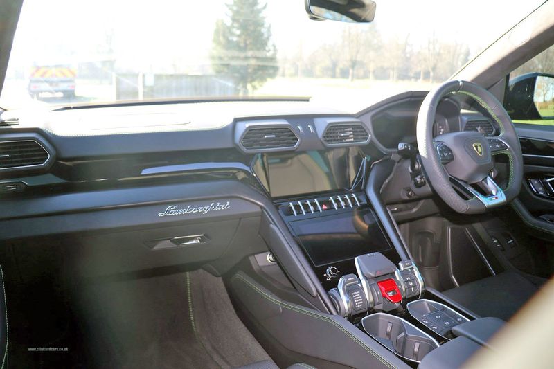 Lamboghini Urus V8 Auto