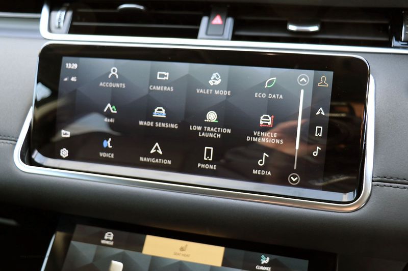 Range Rover Evoque 2.0 P200 MHEV SE Auto