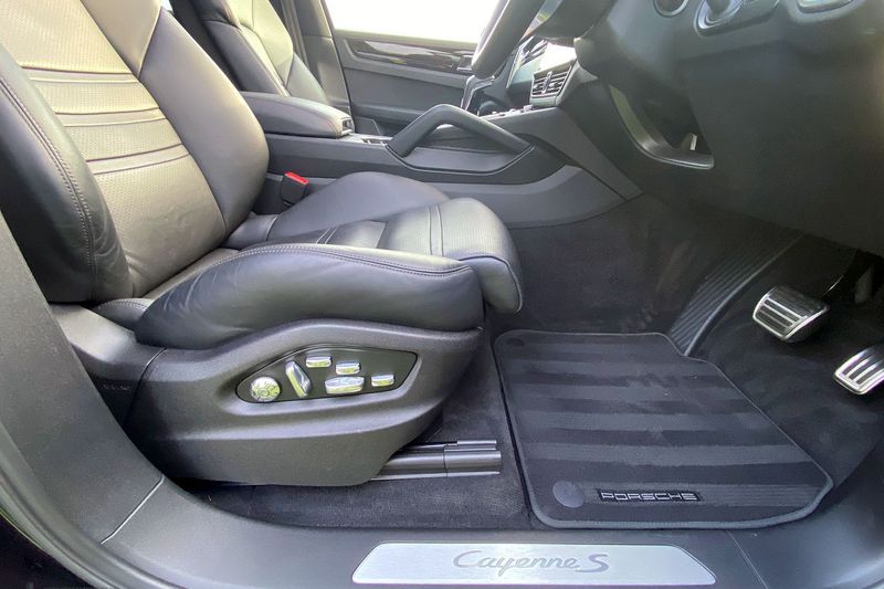 Porsche Cayenne S V6 440 bhp Automatic