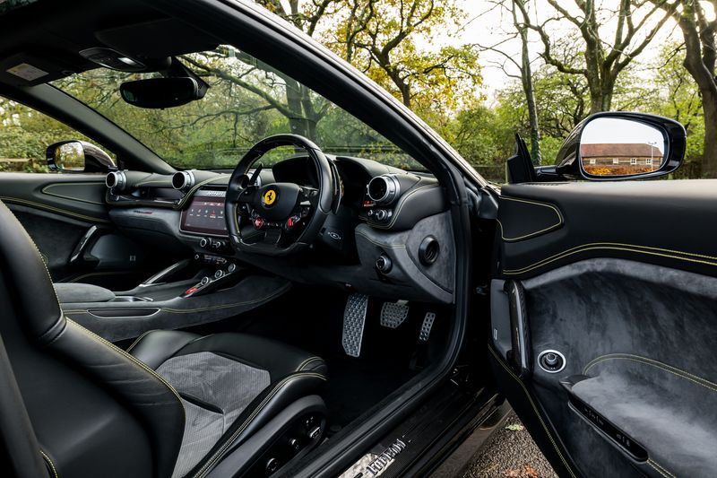 Ferrari GTC4 Lusso 6.3 V12 DCT