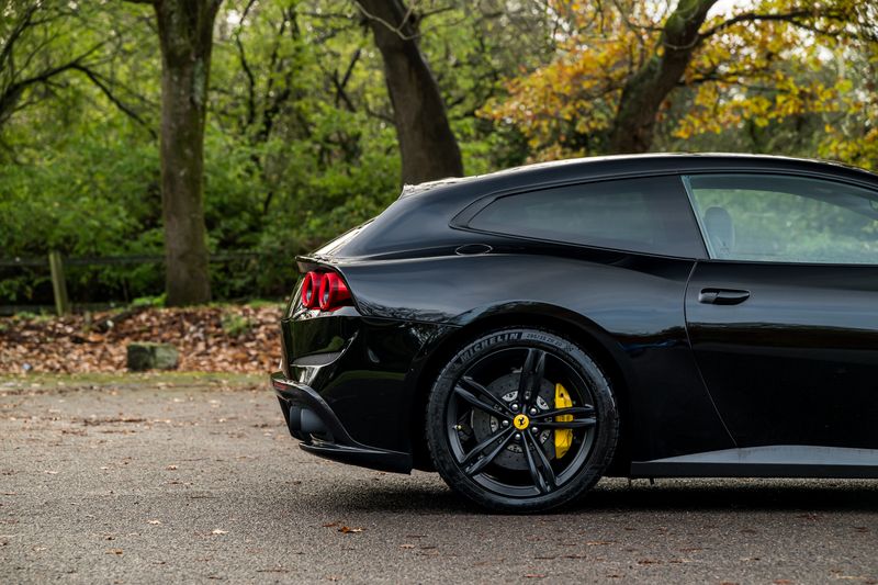 Ferrari GTC4 Lusso 6.3 V12 DCT