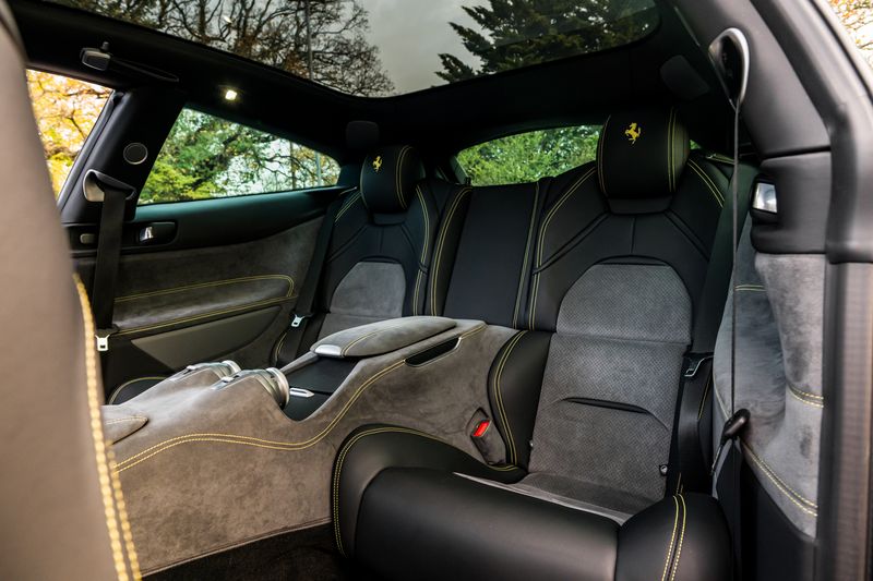 Ferrari GTC4 Lusso 6.3 V12 DCT