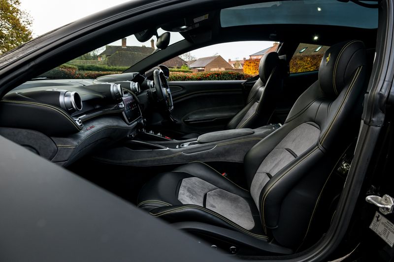 Ferrari GTC4 Lusso 6.3 V12 DCT