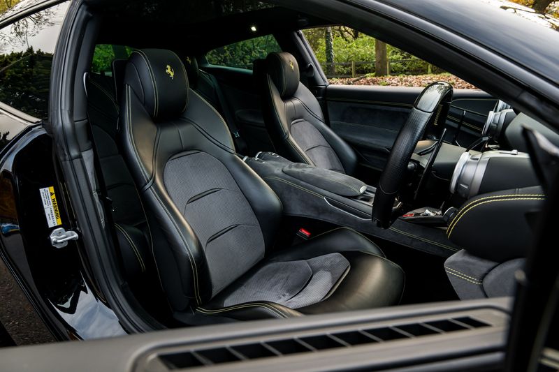 Ferrari GTC4 Lusso 6.3 V12 DCT