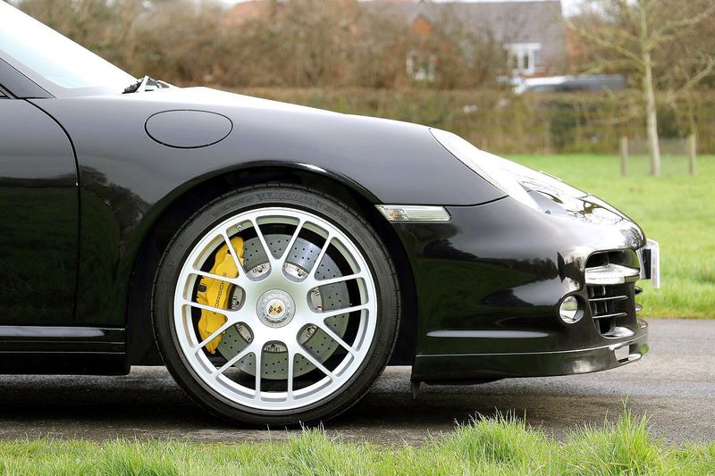 Porsche 997 Turbo S Coupe 3.8T 530