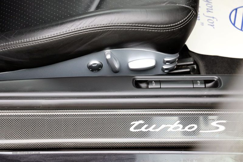 Porsche 997 Turbo S Coupe 3.8T 530