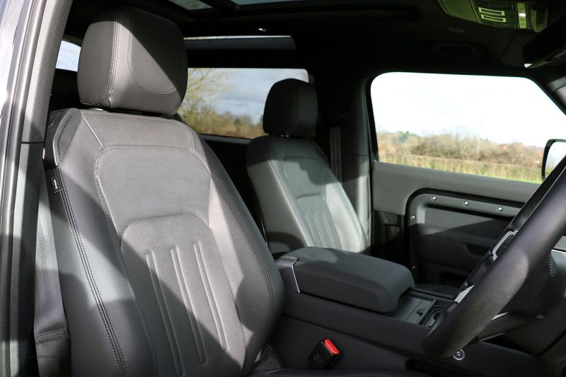 Landrover Defender 90 D250 SE