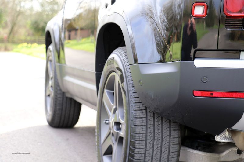 Landrover Defender 90 D250 SE