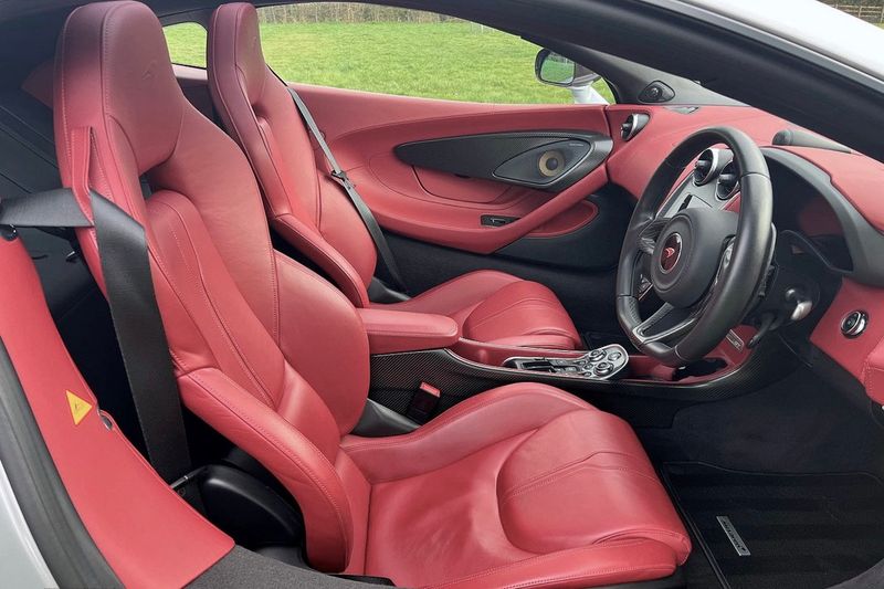 McLaren 570GT 3.8T SSG