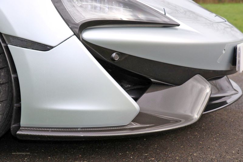 McLaren 570GT 3.8T SSG