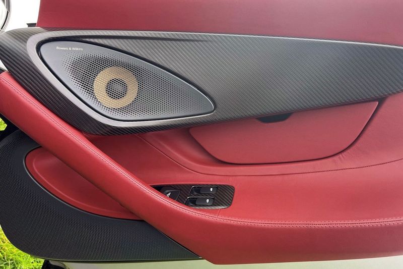 McLaren 570GT 3.8T SSG