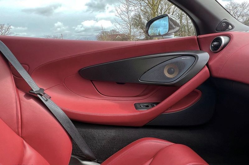 McLaren 570GT 3.8T SSG