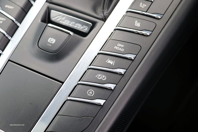 Porsche Macan Turbo Performance S