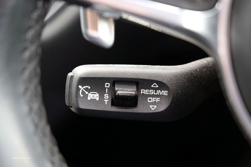 Porsche Macan Turbo Performance S