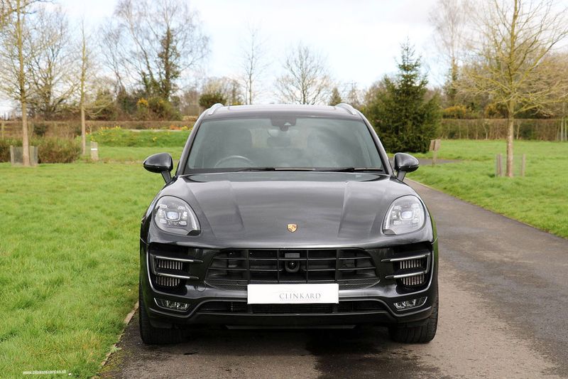 Porsche Macan Turbo Performance S