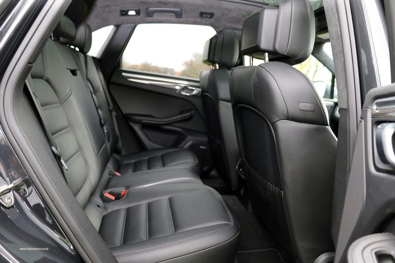 Porsche Macan Turbo Performance S