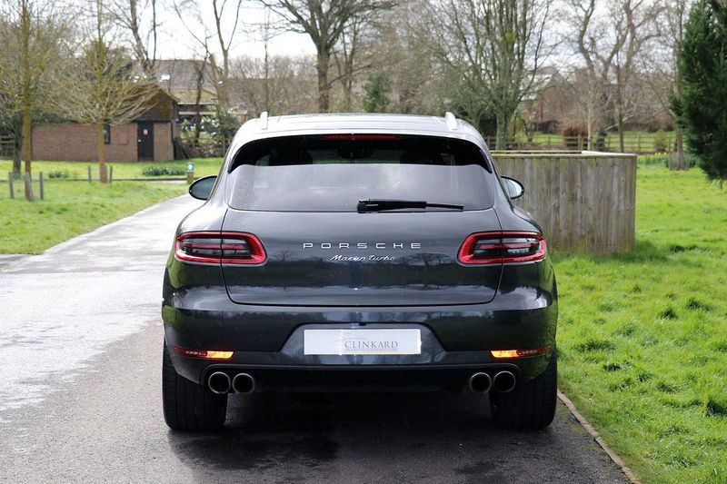 Porsche Macan Turbo Performance S