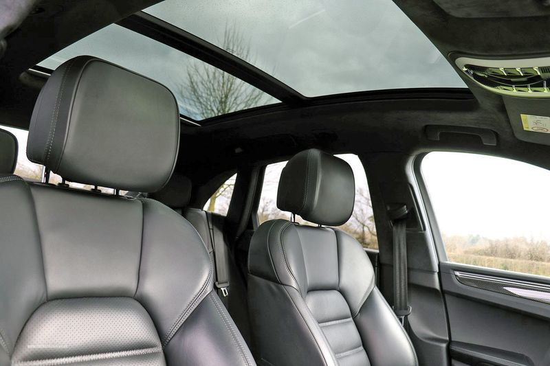 Porsche Macan Turbo Performance S