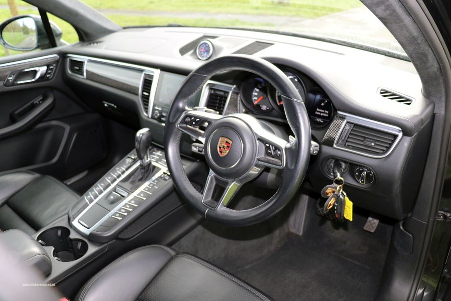 Porsche Macan Turbo Performance S