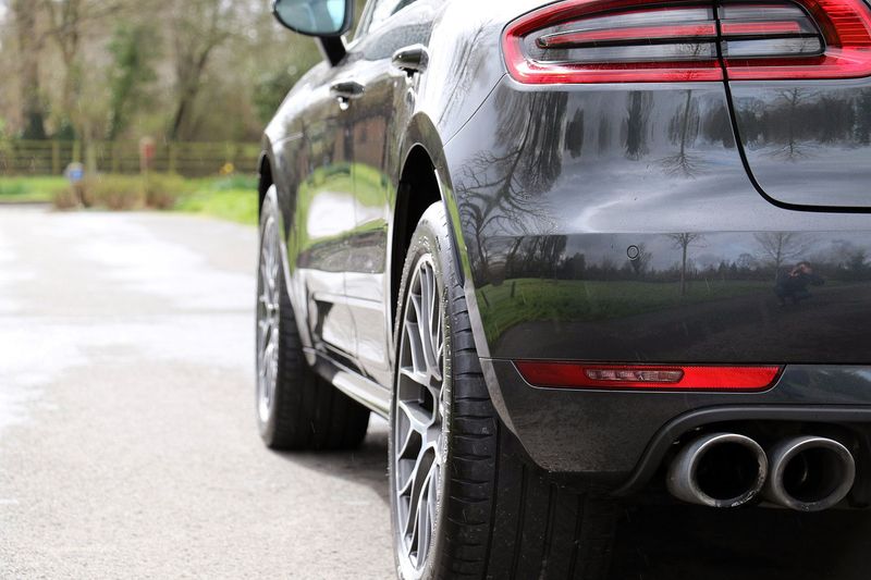 Porsche Macan Turbo Performance S