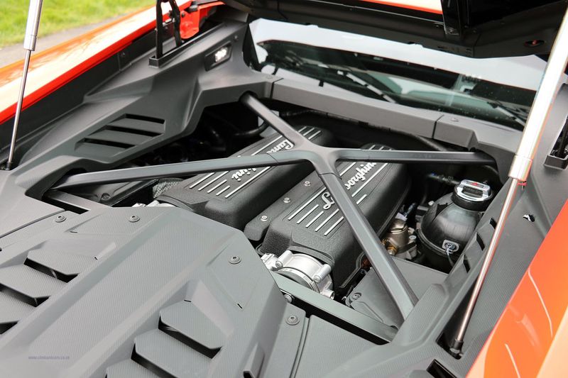 Lamborghini Huracan 5.2 V10 EVO LP610-2