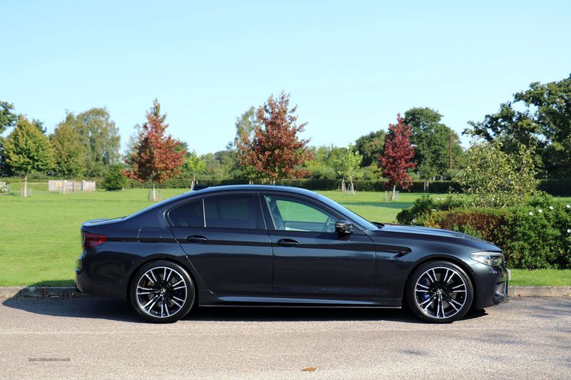 BMW M5 V8