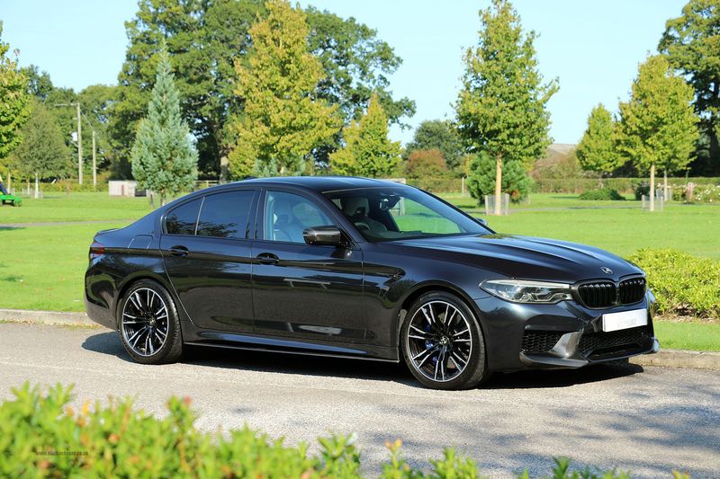 BMW M5 V8