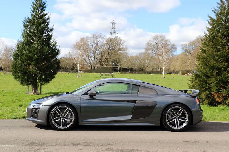 Audi R8 V10 Plus Quattro