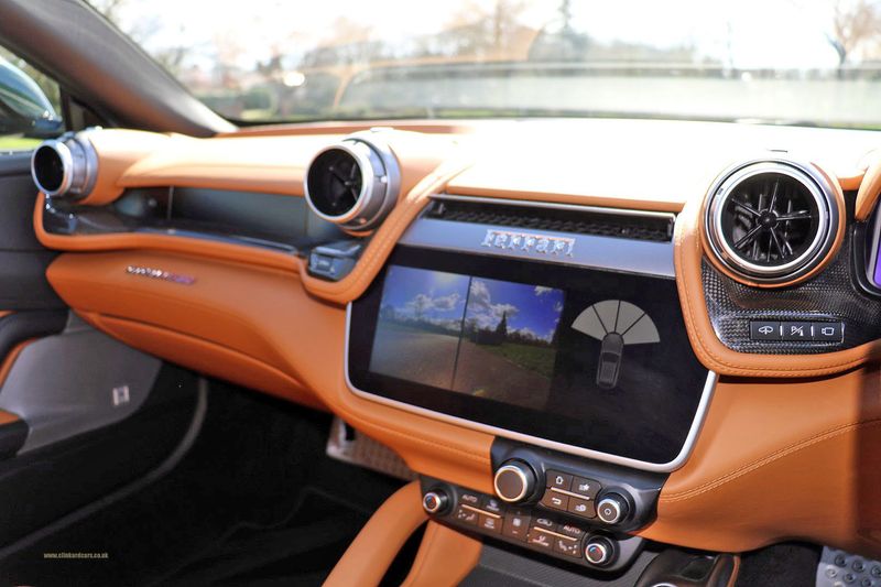 Ferrari GTC4 Lusso V12