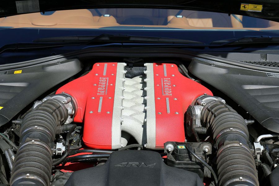 Ferrari GTC4 Lusso V12