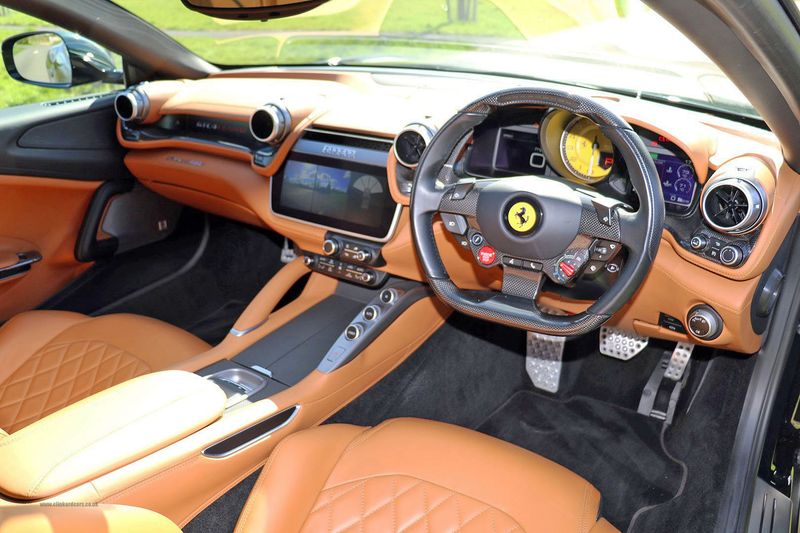 Ferrari GTC4 Lusso V12