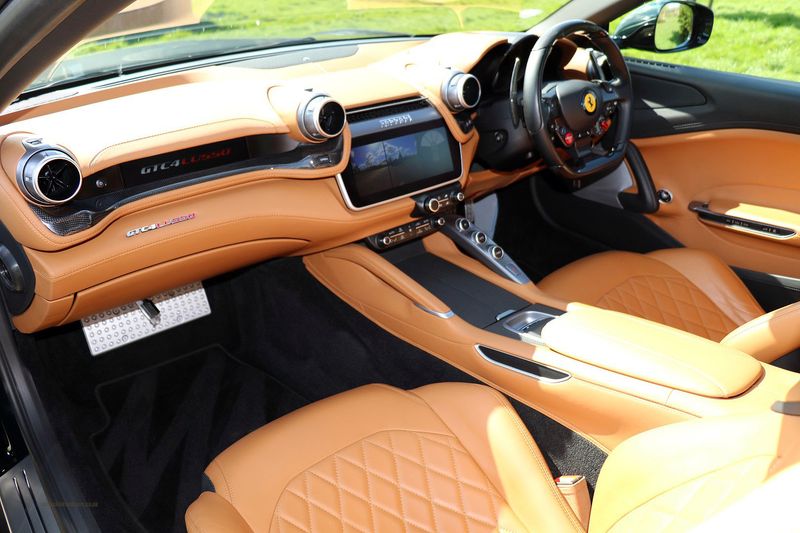 Ferrari GTC4 Lusso V12