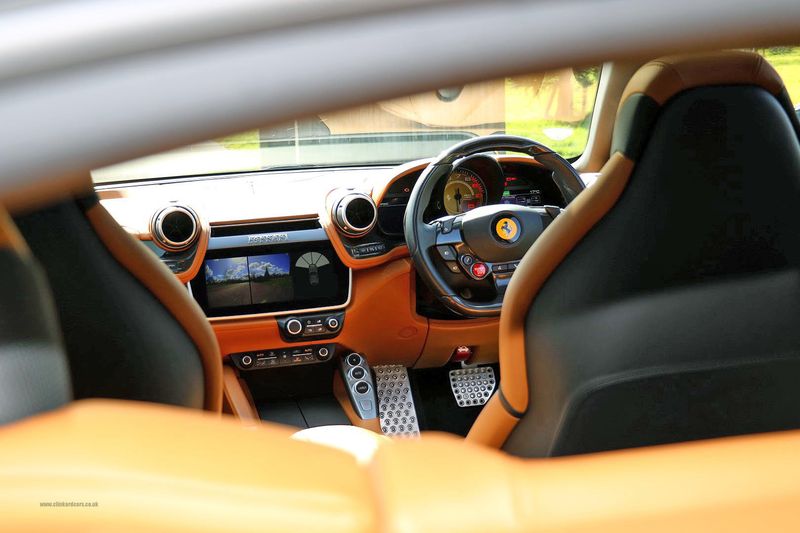 Ferrari GTC4 Lusso V12