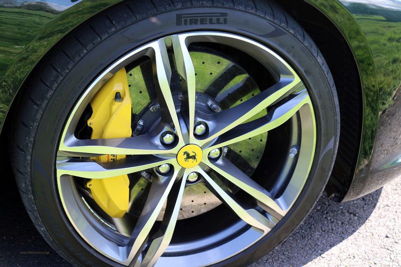 Ferrari GTC4 Lusso V12