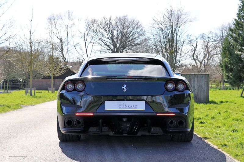 Ferrari GTC4 Lusso V12