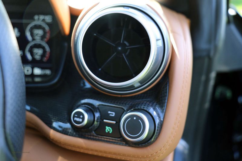 Ferrari GTC4 Lusso V12