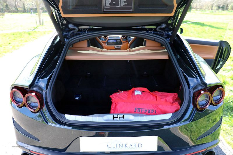 Ferrari GTC4 Lusso V12