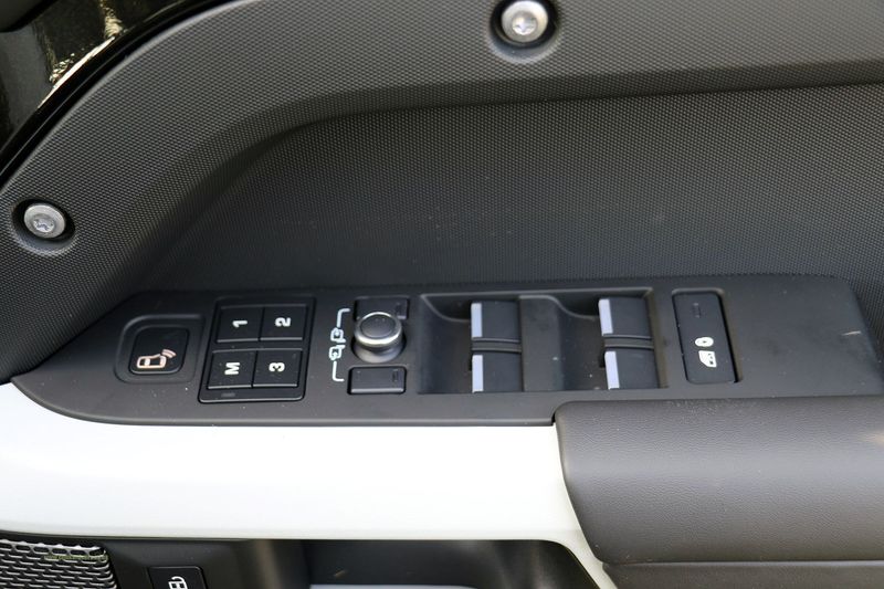 Landrover Defender 110 3.0 D250 MHEV X-Dynamic HSE Auto