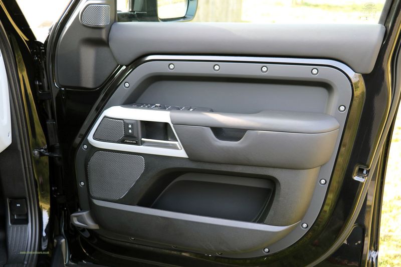 Landrover Defender 110 3.0 D250 MHEV X-Dynamic HSE Auto